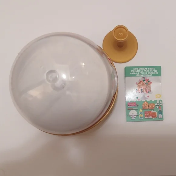 MGA Mini Verse - Gingerbread House - Picture 1 of 3